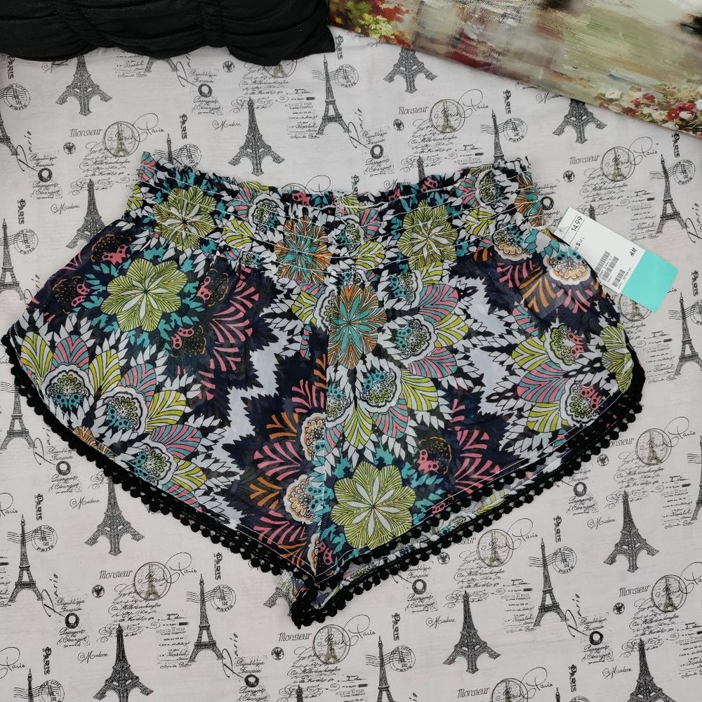 NWT H&M Cute Shorts Flower Printed Size S